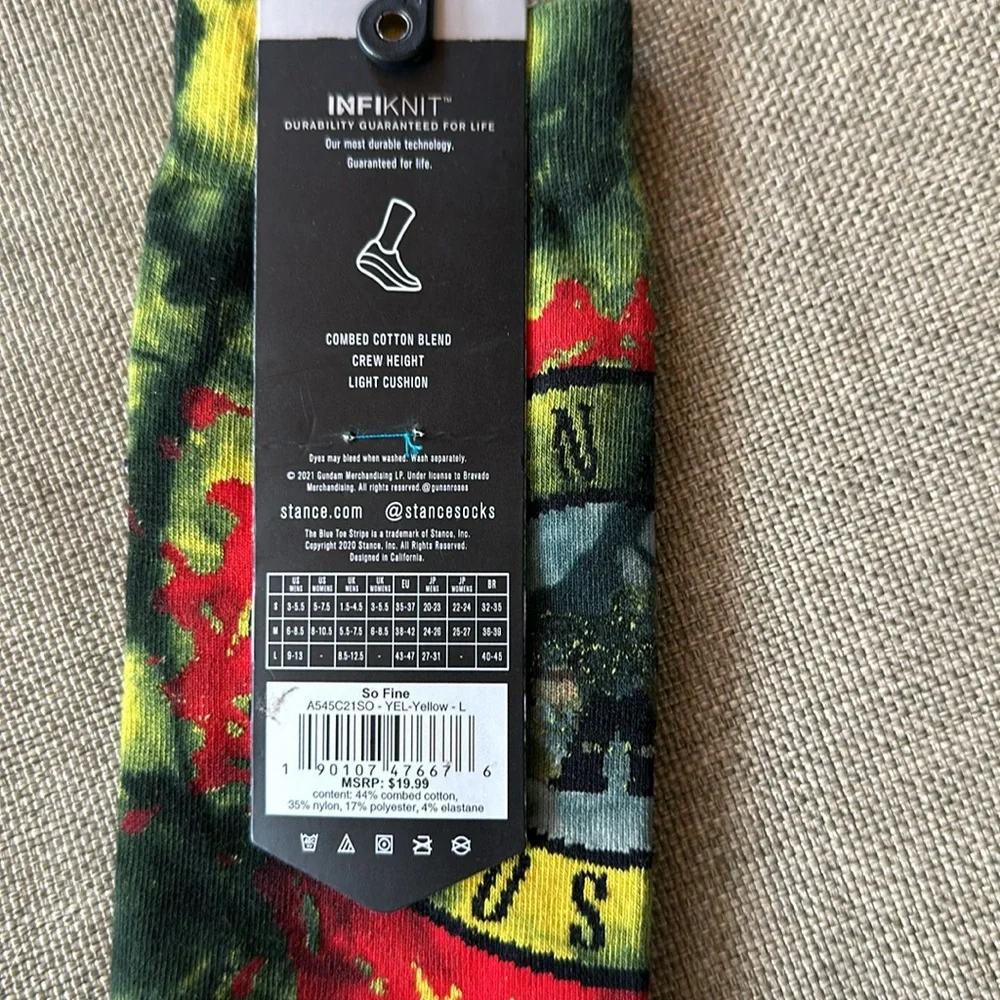 Infiknit Guns -n- Roses casual socks size large NWT